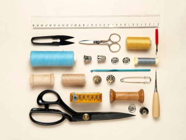 Quais são os tipos de tesoura para costura?